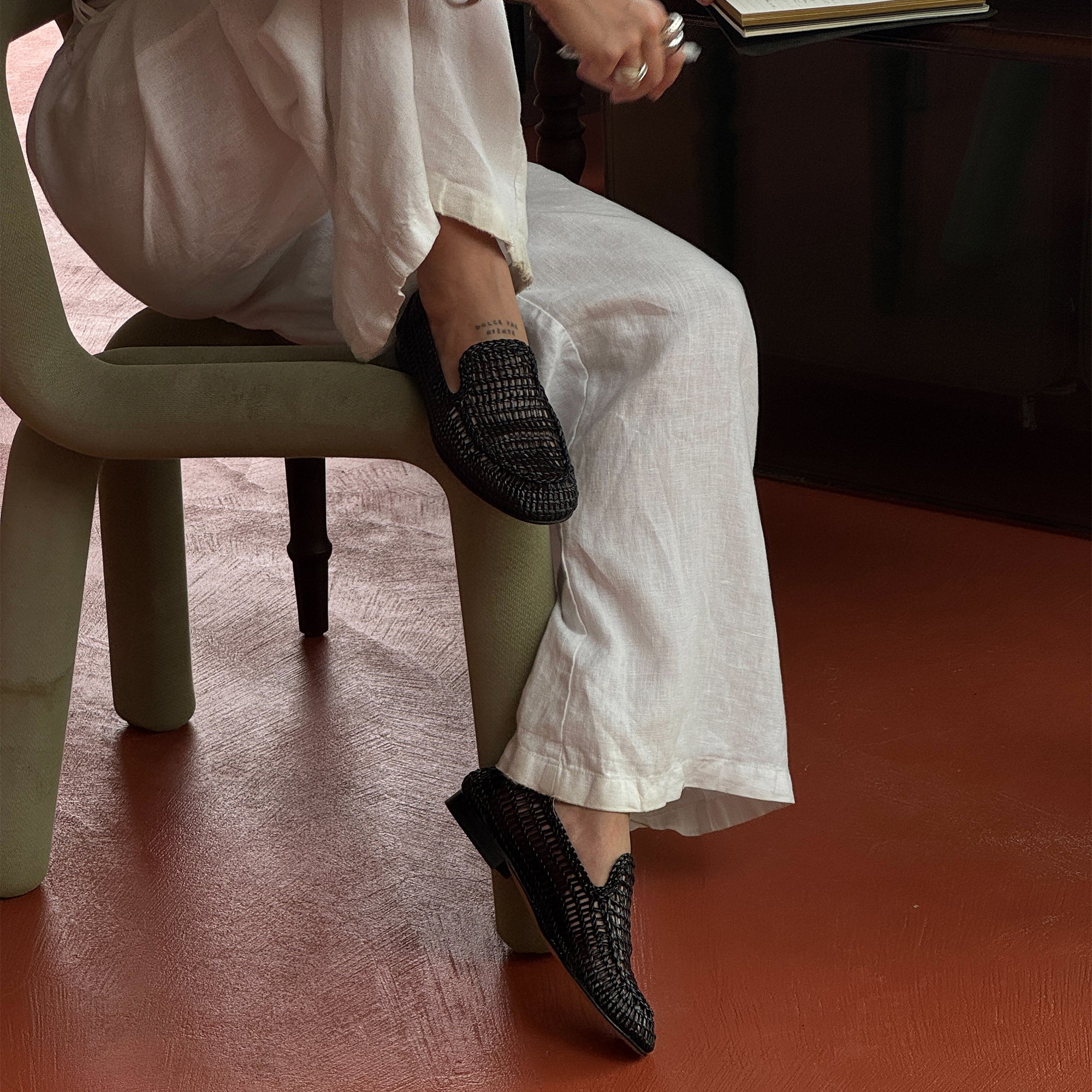 ARMOND FLATS BLACK WOVEN LEATHER - Image 2