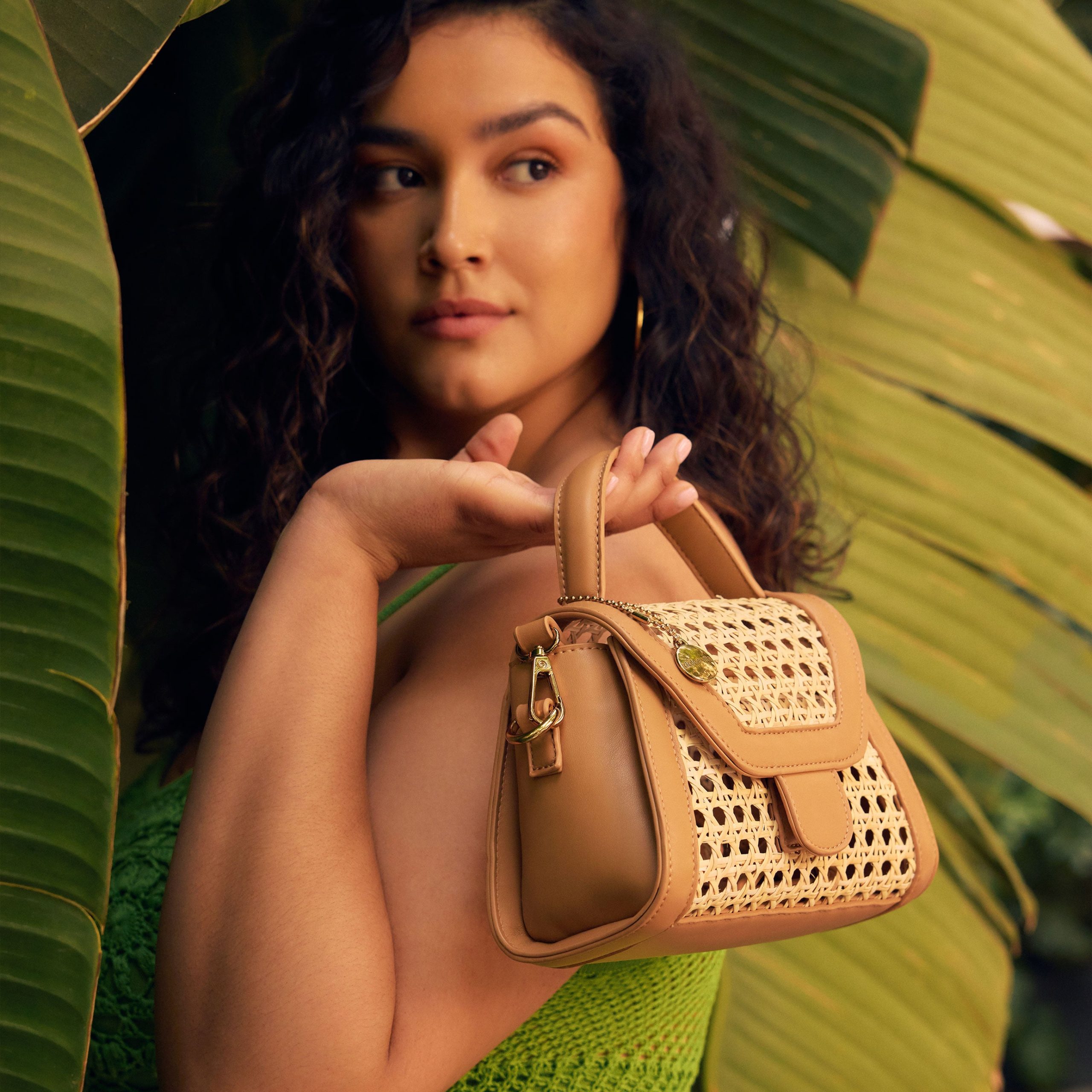 TROPEZ CROSSBODY CAMEL NATURAL CANE - Image 10