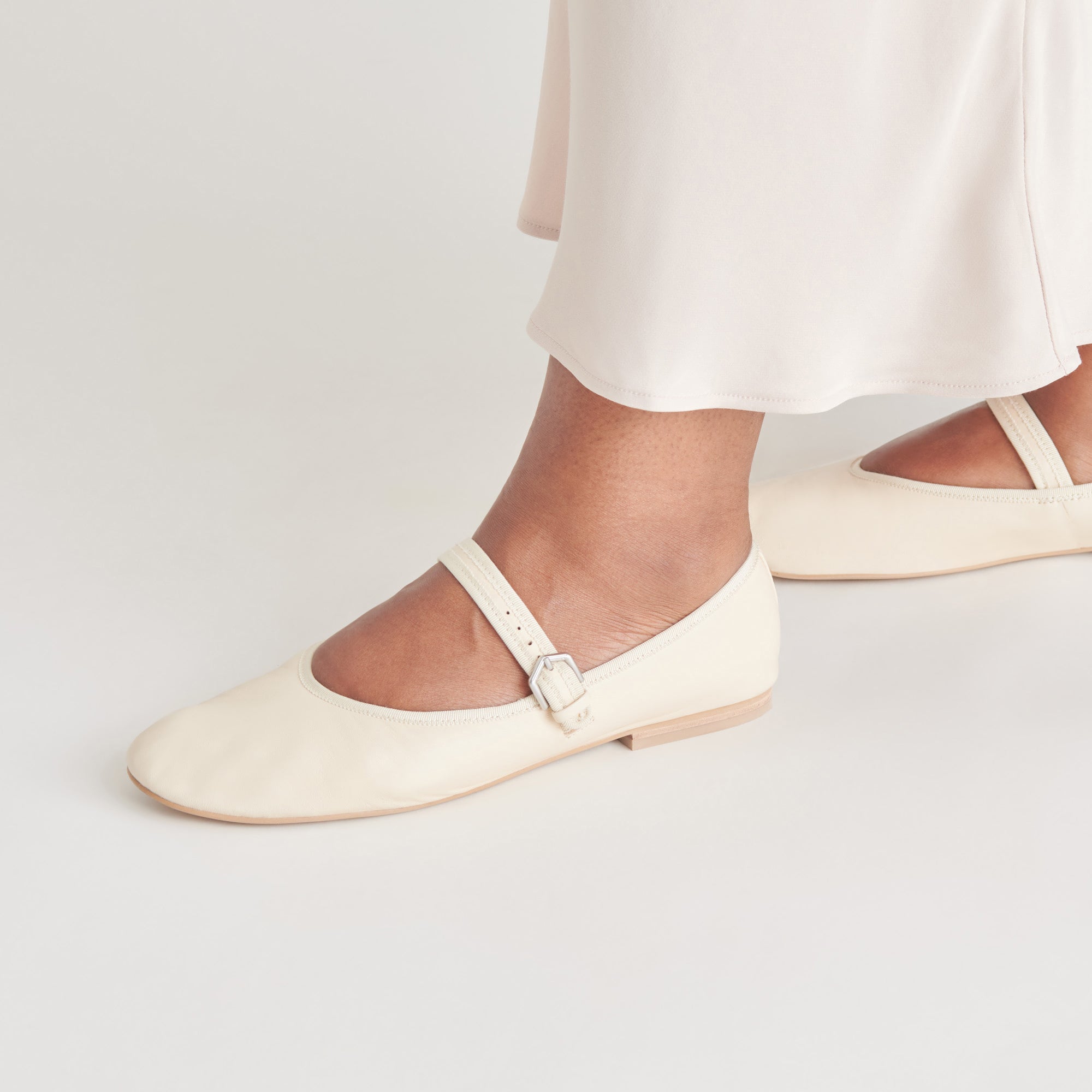 ROSLYN BALLET FLATS CREME LEATHER - Image 4