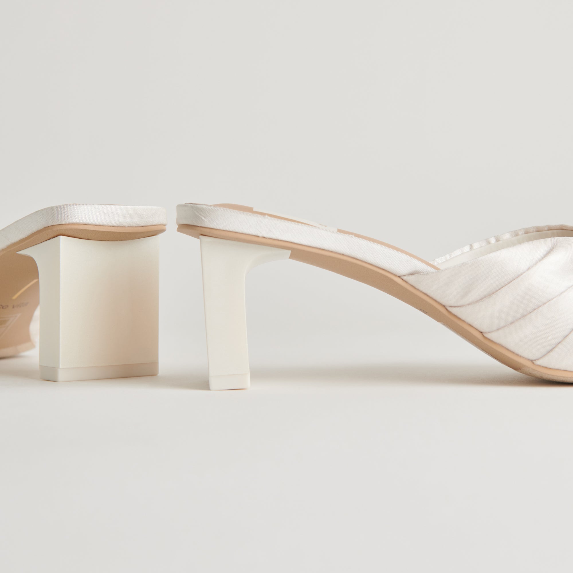 CARLAN HEELS OFF WHITE SILK - Image 4
