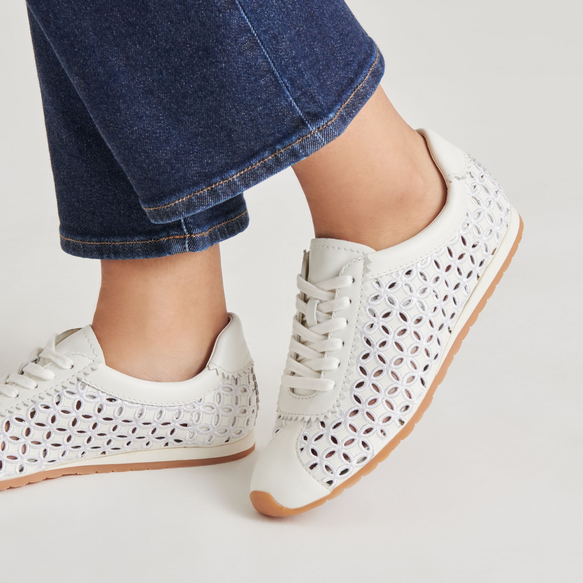 DANIE EYELET PERF SNEAKERS TRUE WHITE LEATHER - Image 2