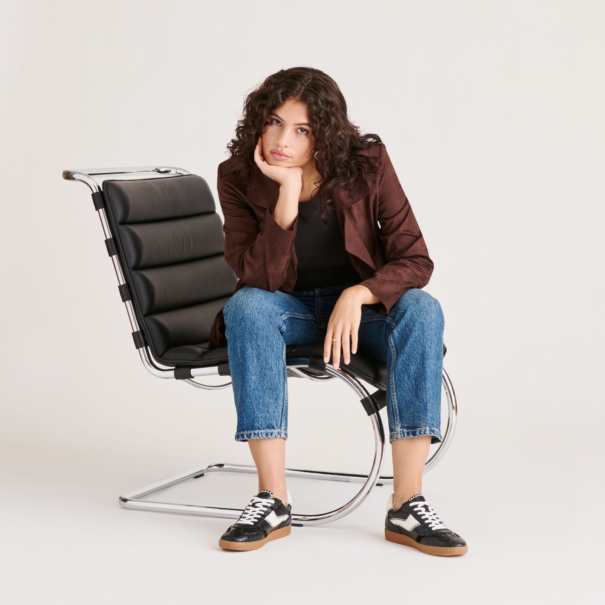 NOTICE STITCH SNEAKERS NOIR CROCO EMBOSSED LEATHER - Image 4