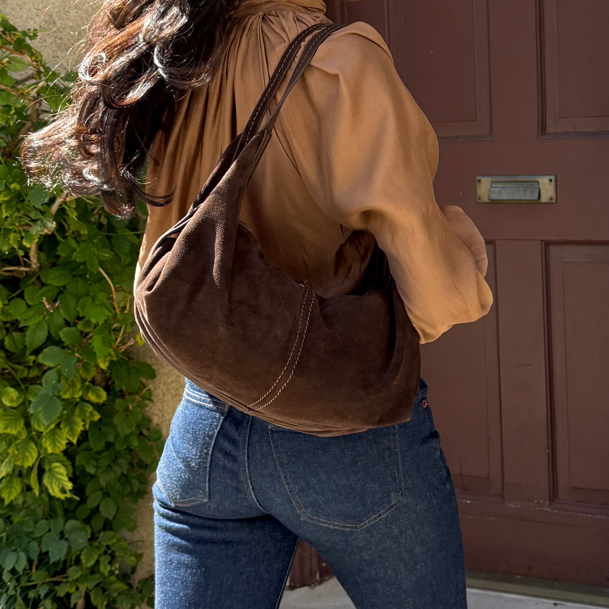 BILLY SHOULDER BAG CHOCOLATE SUEDE - Image 2